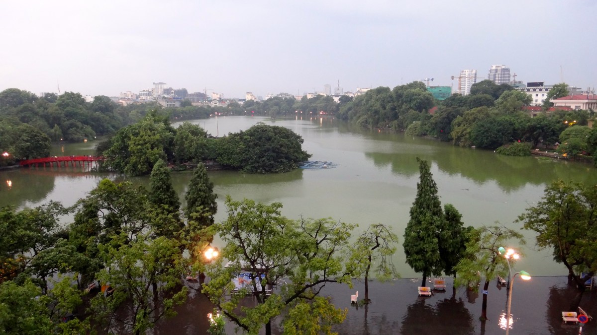 Hoan Kiem Lake